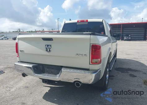 2018 Ram 1500 Laramie 4X4 5'7 Box z USA, uszkodzony, nr VIN 1C6RR7NM3JS252825